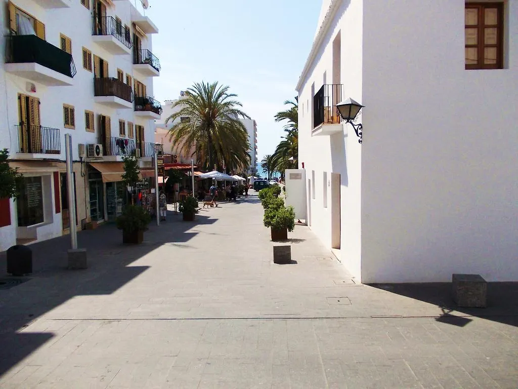 Hostal Rey Santa Eulària des Riu 2*,